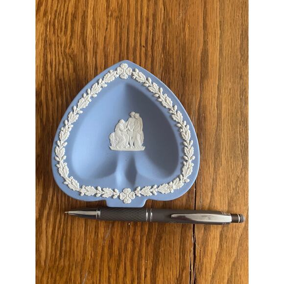 Wedgewood made in England trinket dish - Picture 3 of 6